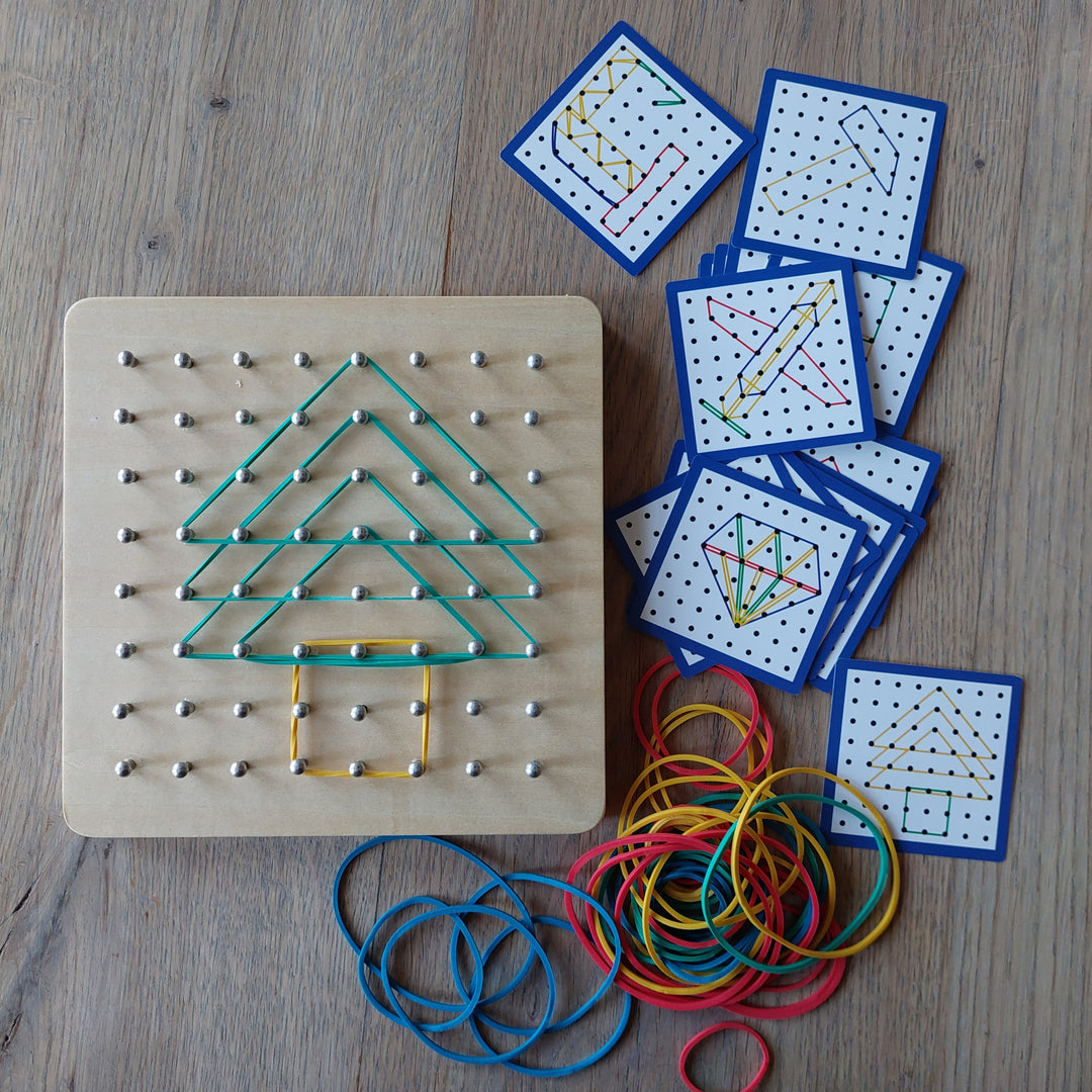 Legler Houten geoboard 8x8, noppenbord, elastikjesbord met voorbeelden, motoriekmateriaal