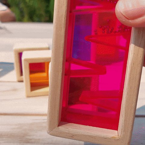 raining sound sensory blokken, houten frame met transparente kleuren voor licht en geluidseffect